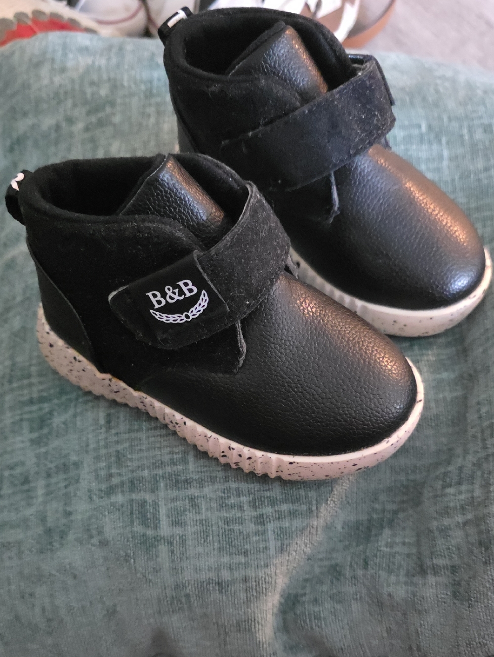 Kids Black Casual Bootie with Speckled Sole